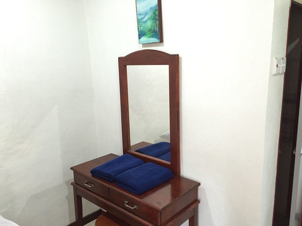 Bohok Guesthouse Pantai Cenang (Langkawi) Esterno foto
